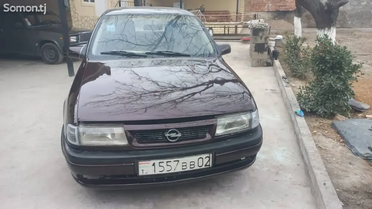 Opel Vectra A 1993 · 1.6 MT