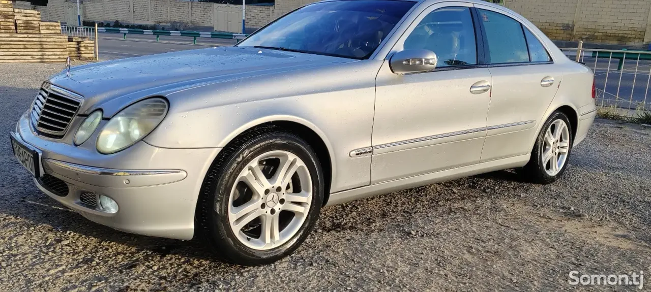 Mercedes-Benz E class 2003 · 2.8 AT