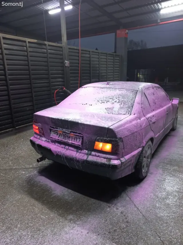 BMW 3 series 1993 · 1.6 MT