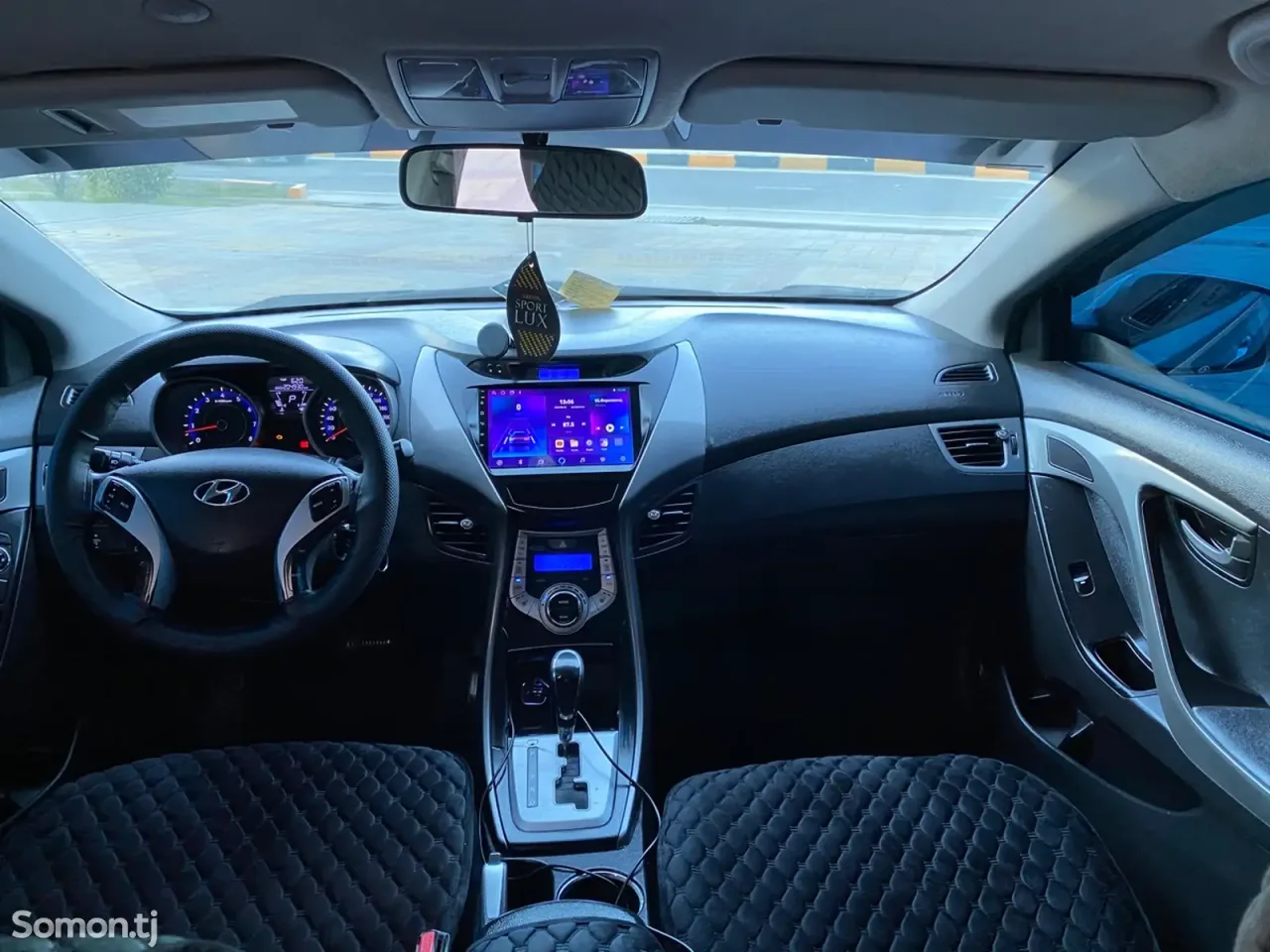 Hyundai Avante 2013 · 1.6 AT