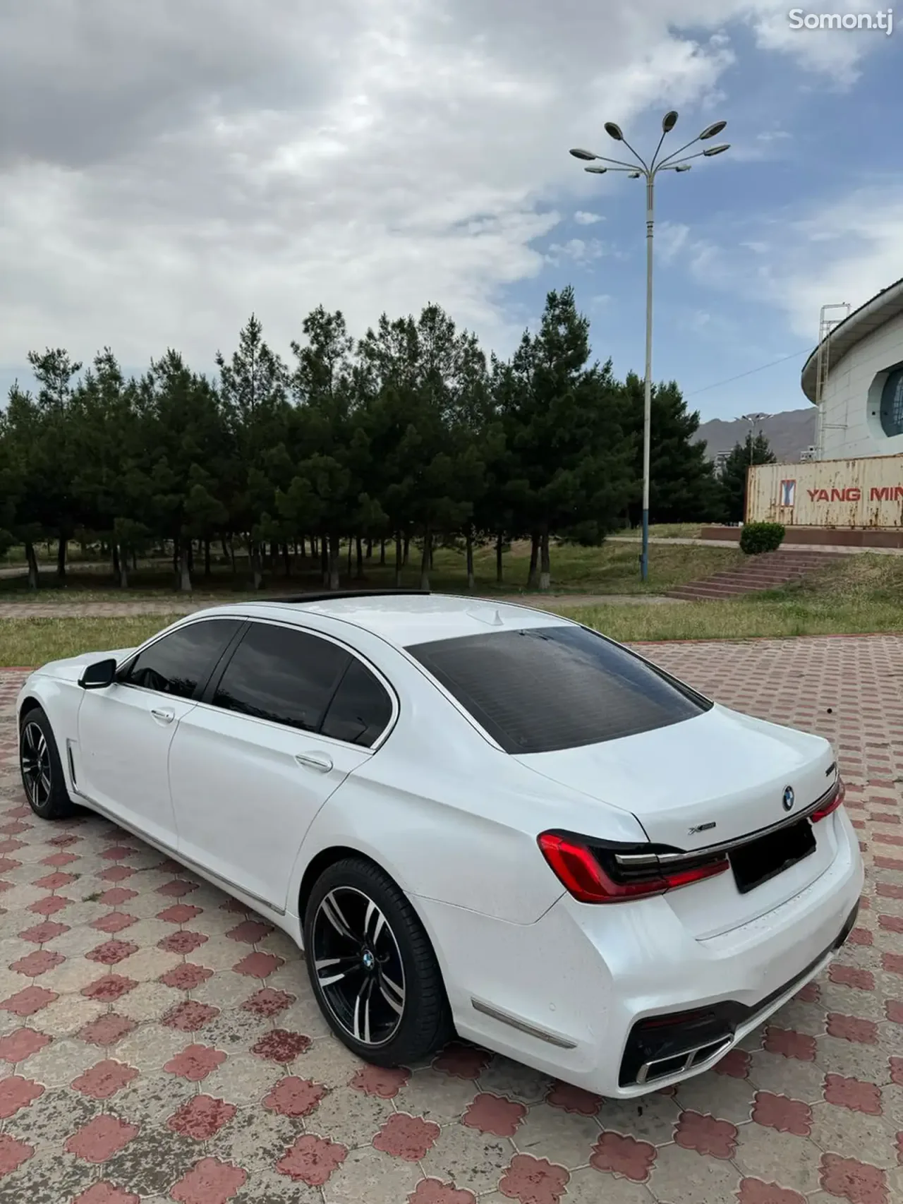 BMW 7 series 2012 · 3.0 AT
