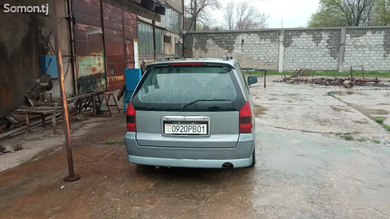 Mitsubishi Space Wagon 2003 · 2.4 AT
