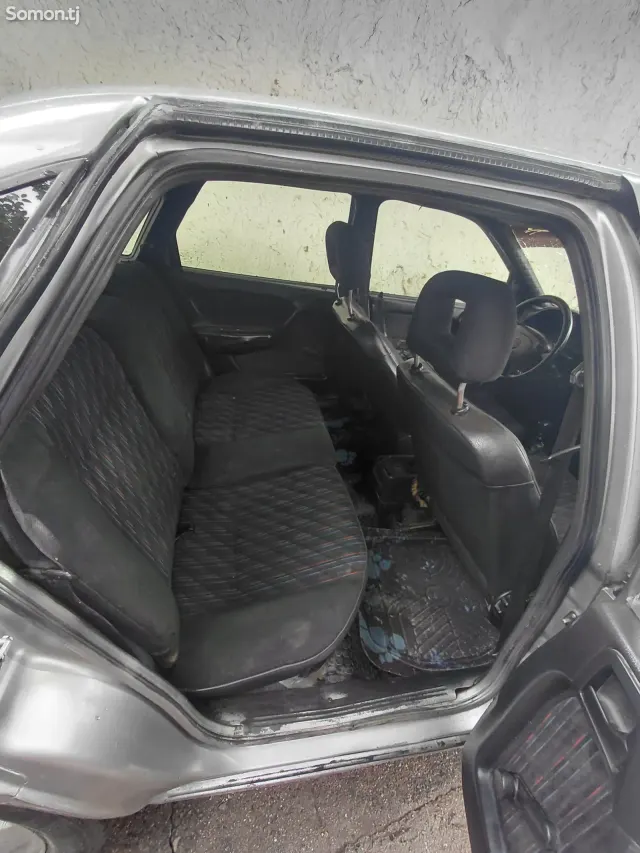 Opel Vectra A 1994 · 1.8 MT