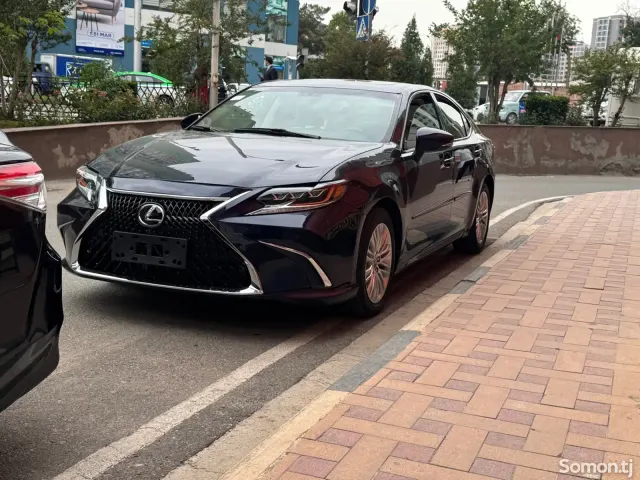 Lexus ES series 2014 · 3.5 AT