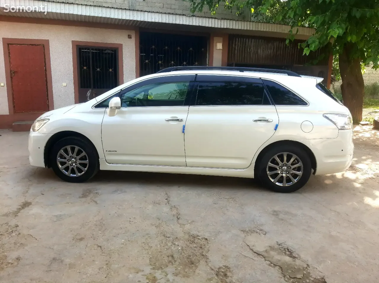 Toyota Mark X ZiO 2010 · 2.4 AT