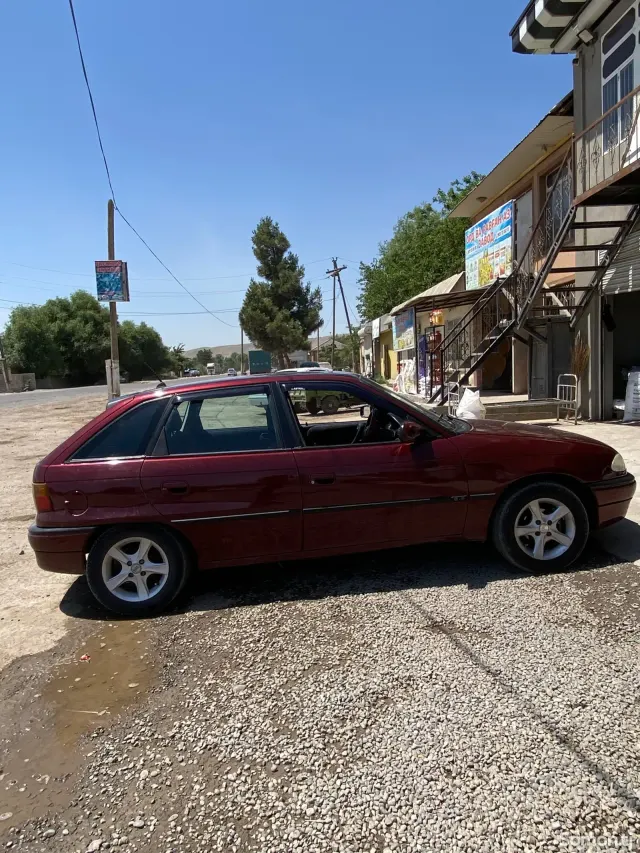 Opel Astra F 1997 · 1.6 MT