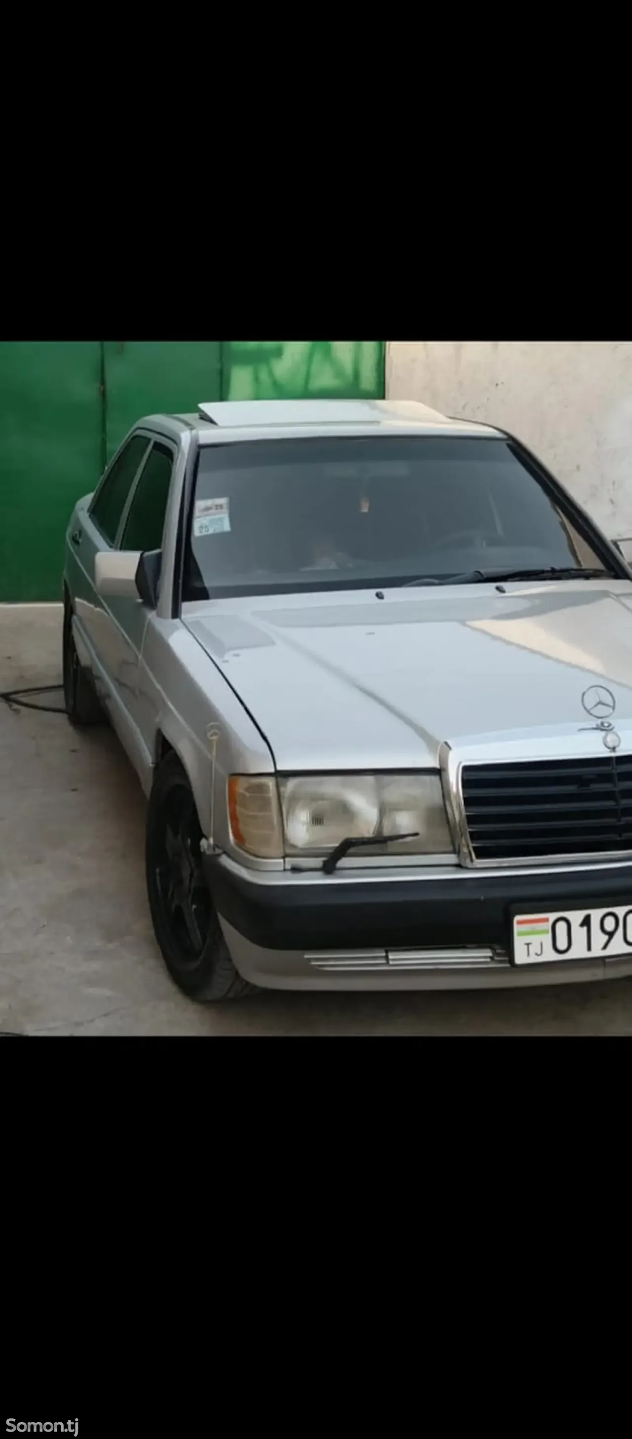 Mercedes-Benz W201 1990 · 2.3 MT