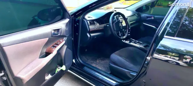 Toyota Camry 2013 · 2.5 AT