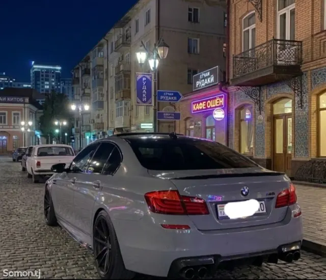 BMW M5 2015 · 3.0 AT
