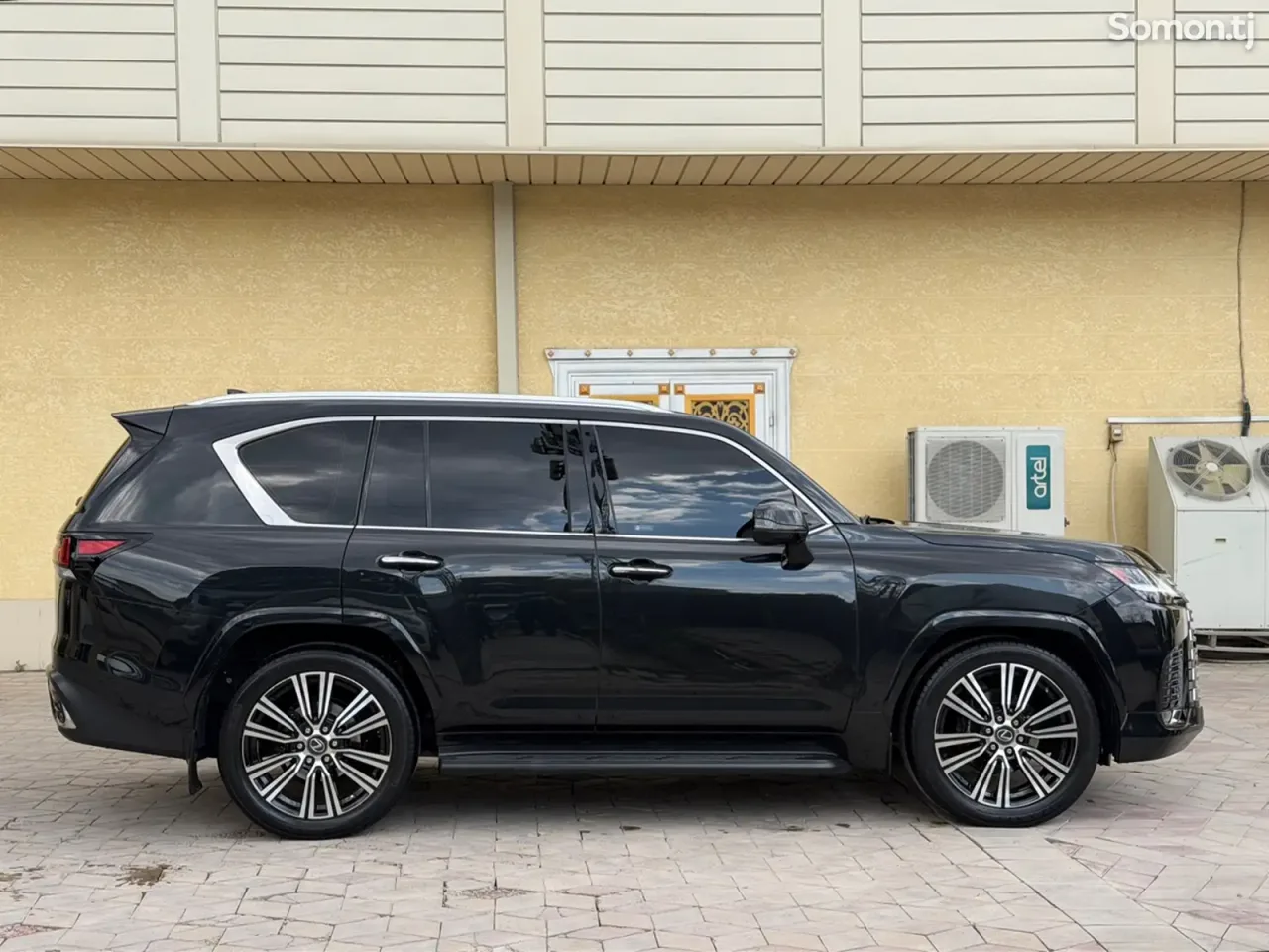 Lexus LX series 2023 · 3.5 AT