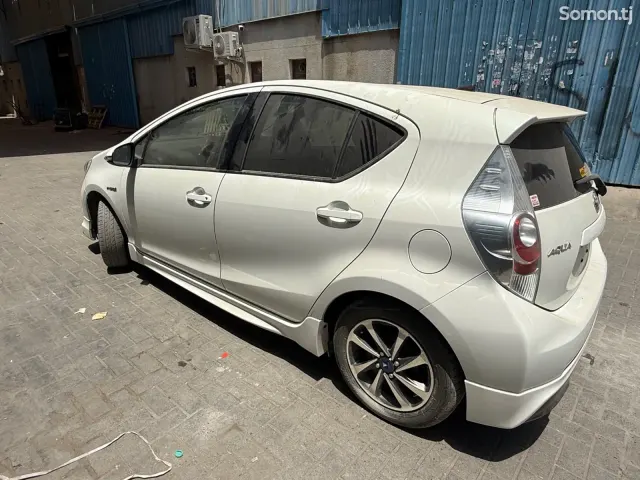 Toyota Aqua 2014 · 1.5 AT
