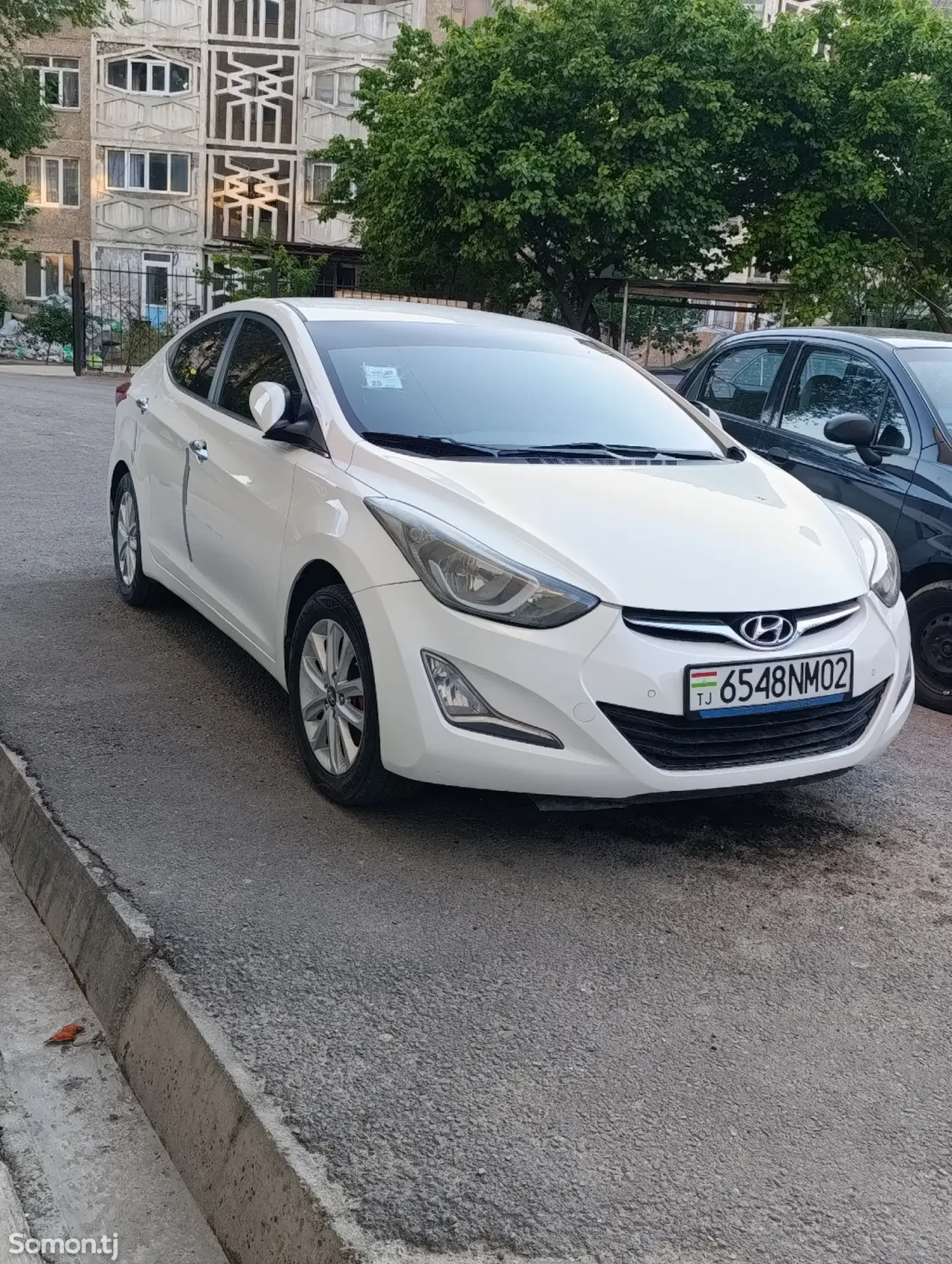 Hyundai Avante 2015 · 1.6 AT