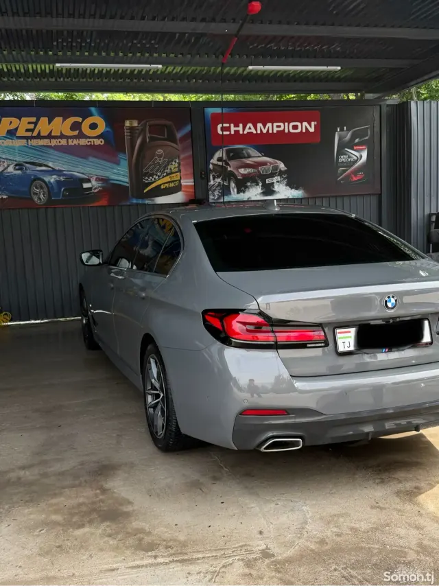 BMW 5 series 2022 · 2.3 AT