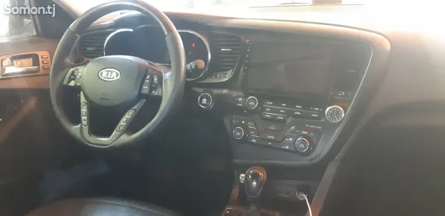 Kia K5 2011 · 2.0 AT