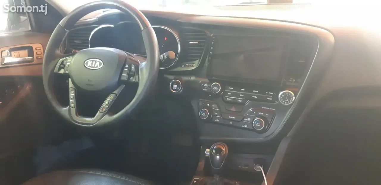 Kia K5 2011 · 2.0 AT