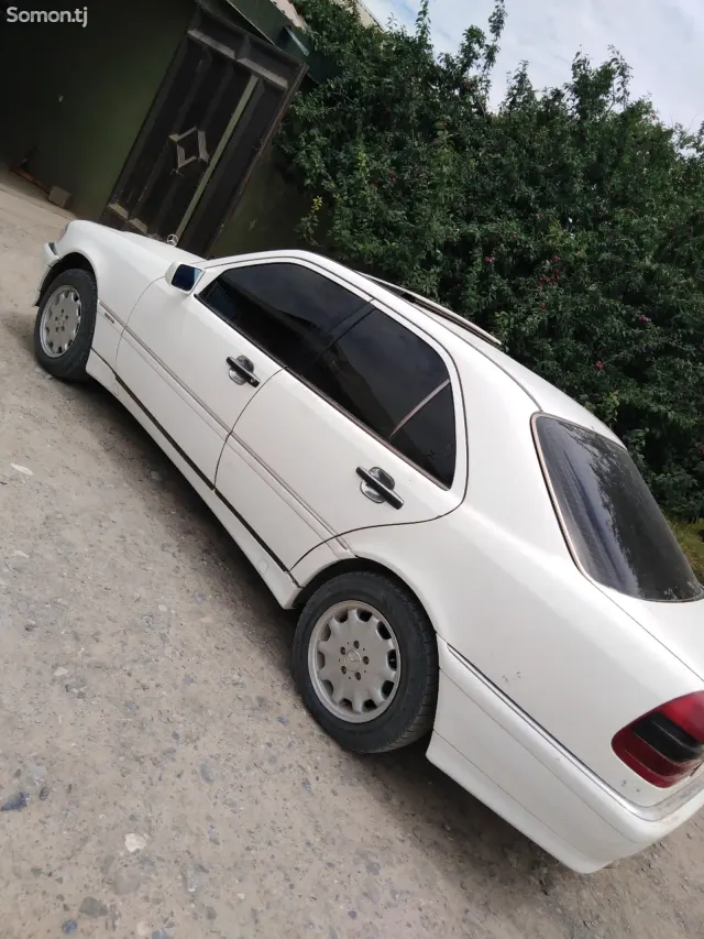 Mercedes-Benz C class 1994 · 1.8 MT