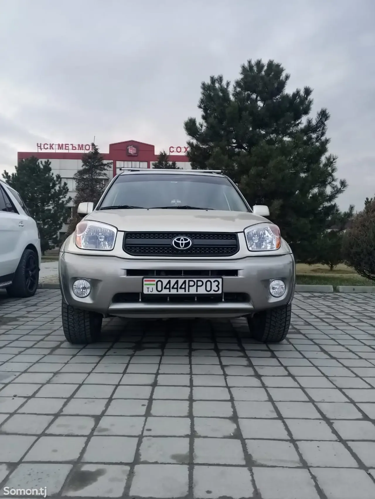Toyota RAV 4 2004 · 2.4 AT