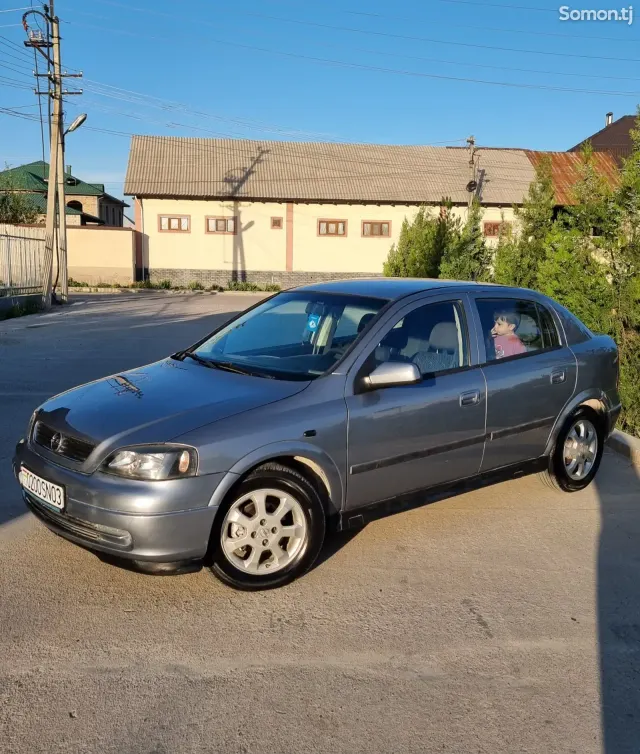 Opel Astra G 2001 · 1.6 MT