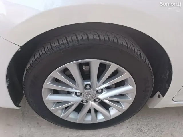 Toyota Camry 2015 · 2.5 AT