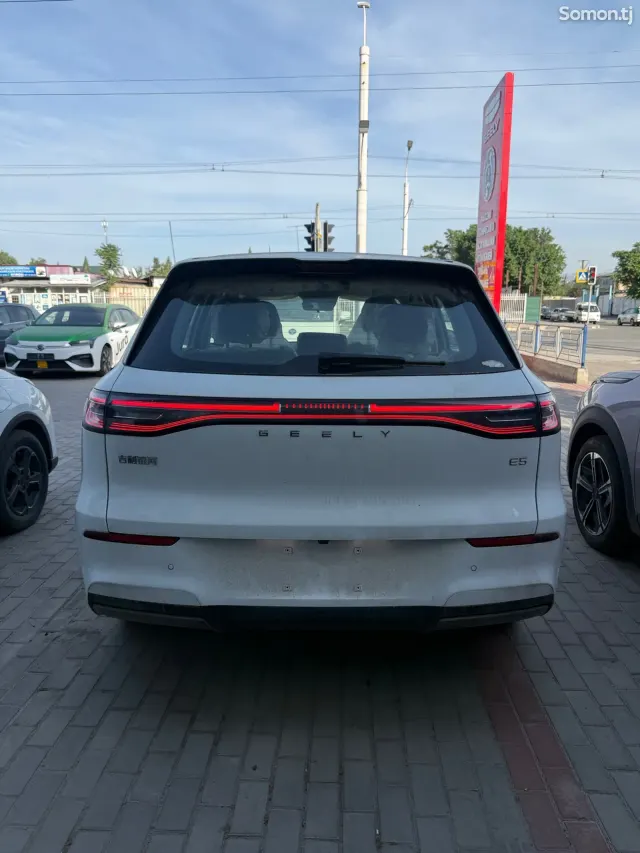 Geely Galaxy E5 2026 · AT