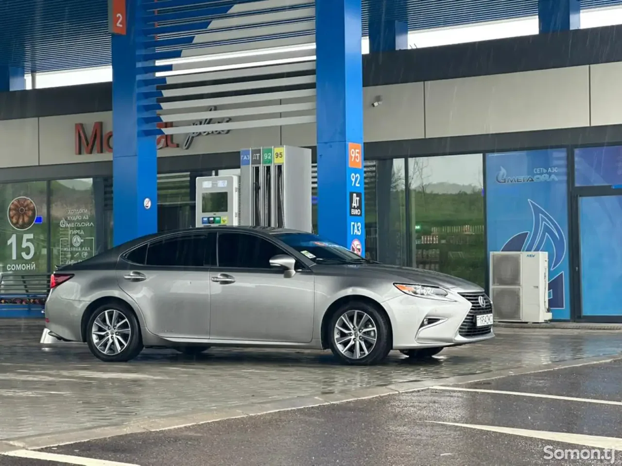 Lexus ES series 2016 · 2.5 AT