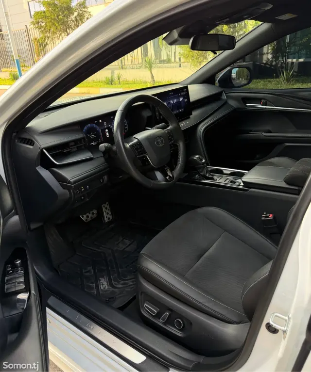 Toyota Camry 2025 · 2.0 AT