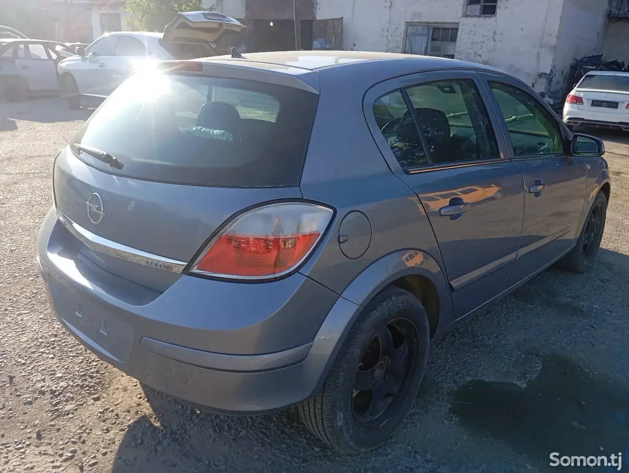 Opel Astra H 2006 · 1.7 MT