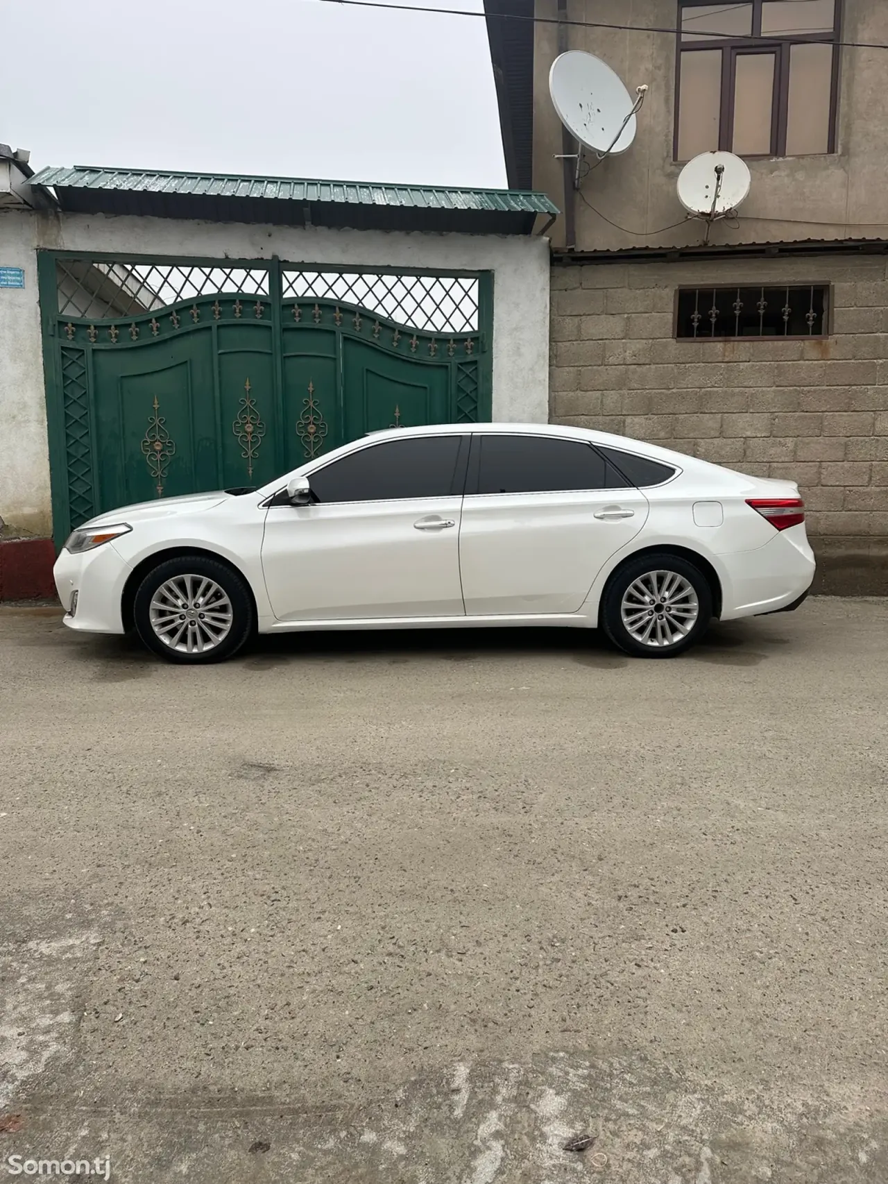 Toyota Avalon 2013 · 3.5 AT