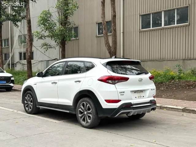 Hyundai Tucson 2016 · 1.6 AT