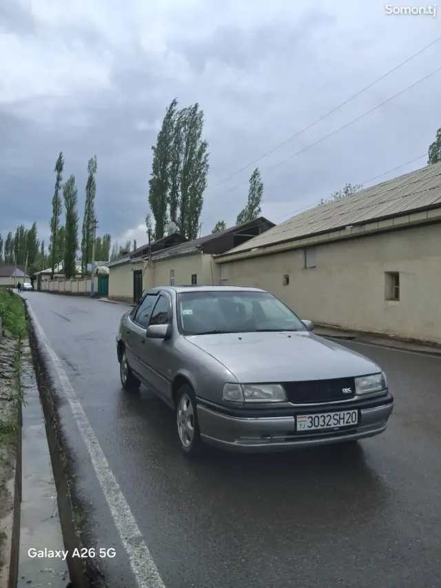 Opel Vectra A 1995 · 1.6 MT