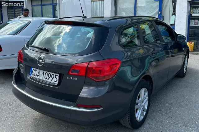 Opel Astra J 2015 · 1.4 AT