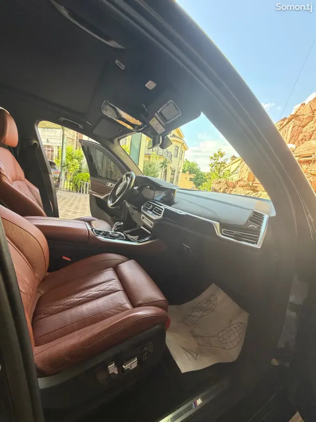 BMW X5 2019 · 4.4 AT
