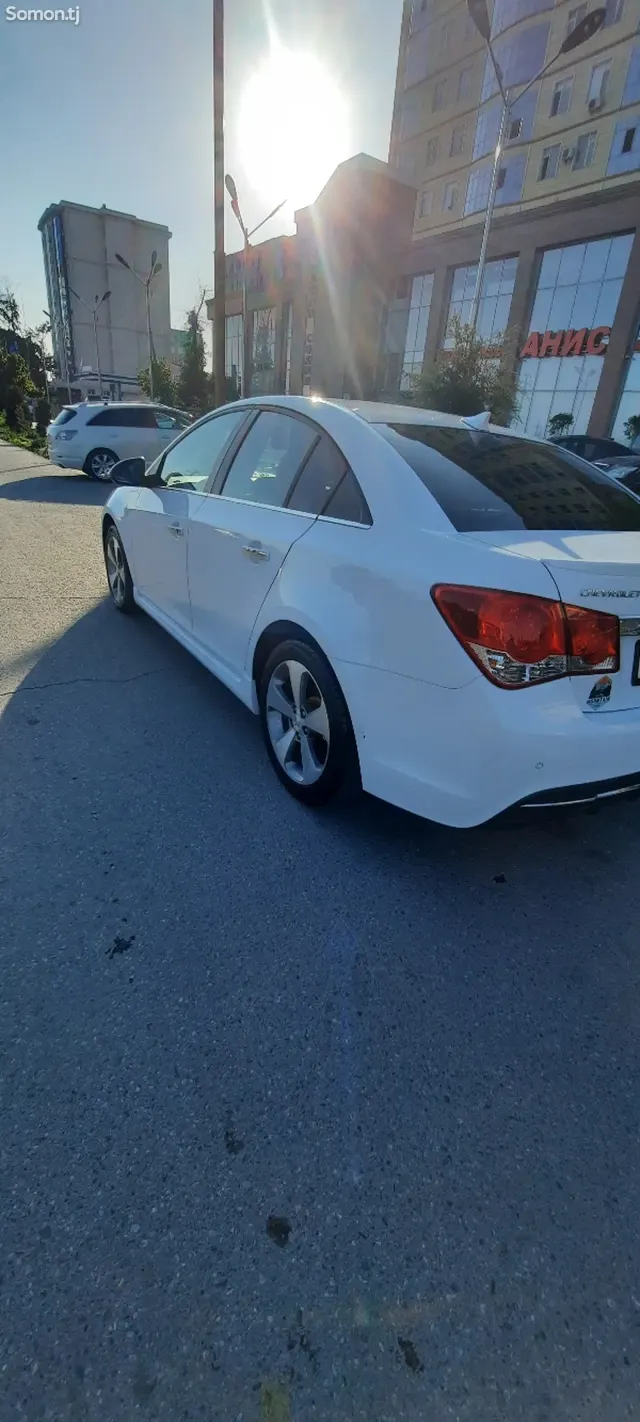Chevrolet Cruze 2014 · 1.4 AT
