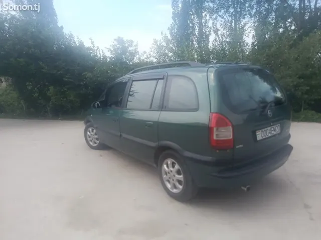 Opel Zafira 2002 · 1.6 MT