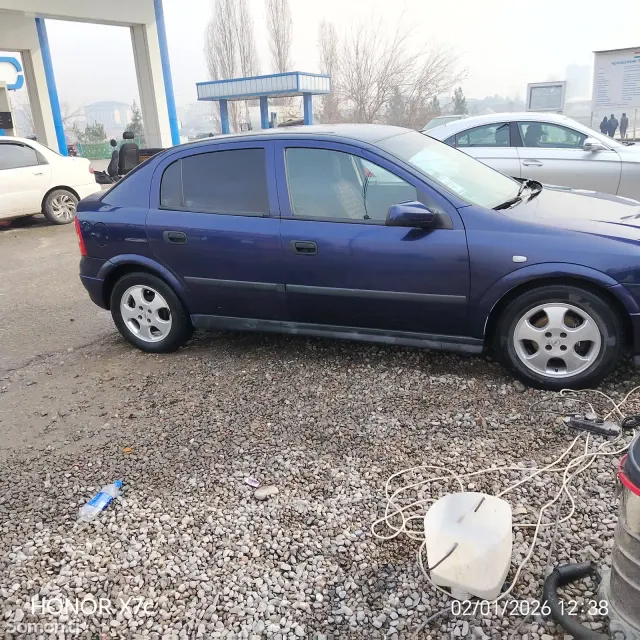 Opel Astra G 1998 · 1.6 MT