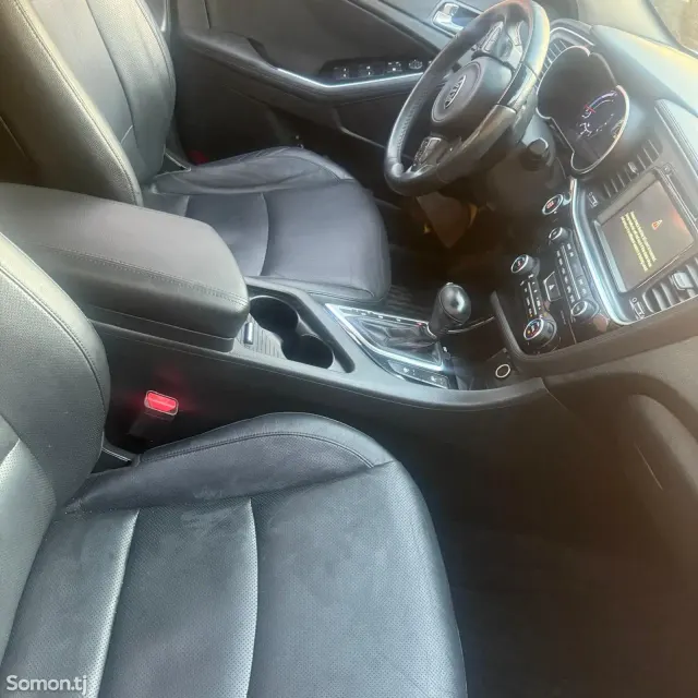 Kia K5 2015 · 2.0 AT