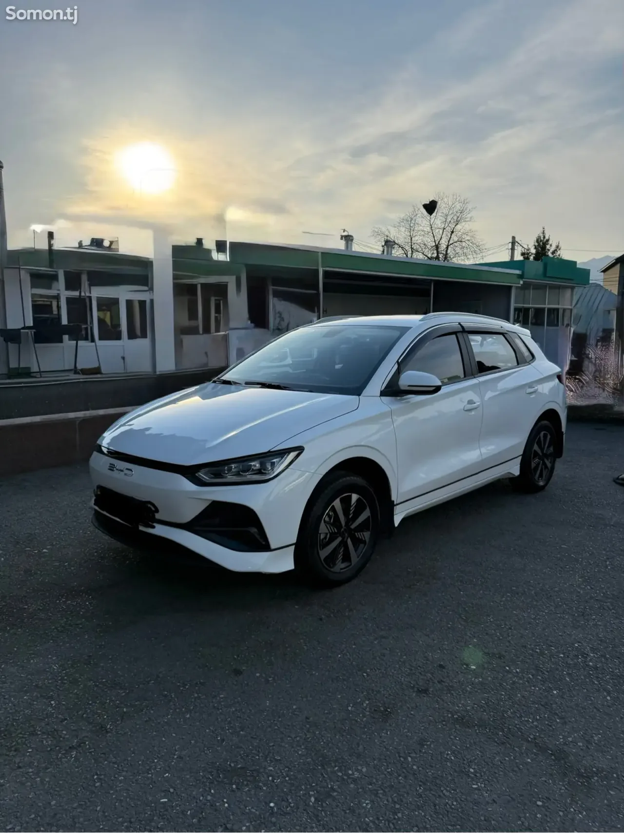 BYD E2 2023 · AT