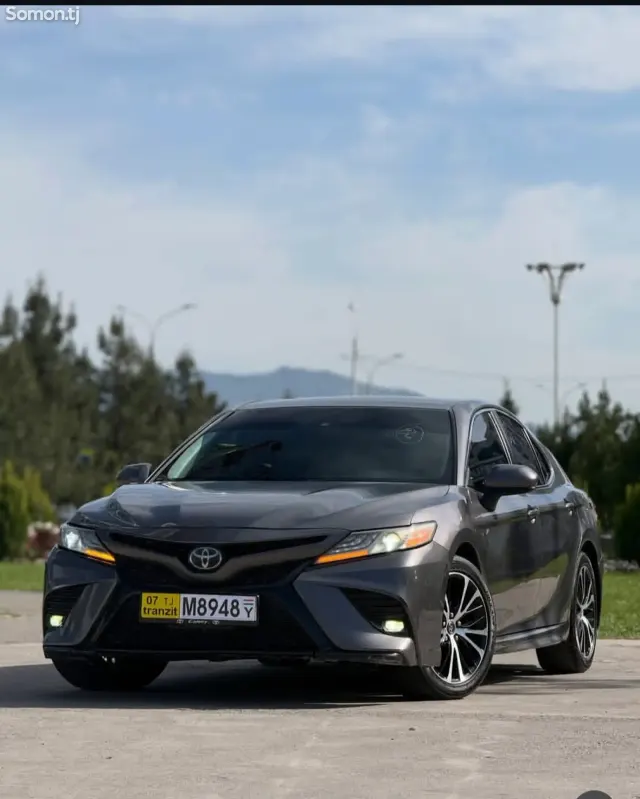 Toyota Camry 2018 · 2.5 AT