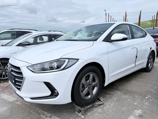 Hyundai Avante 2016 · 1.6 AT