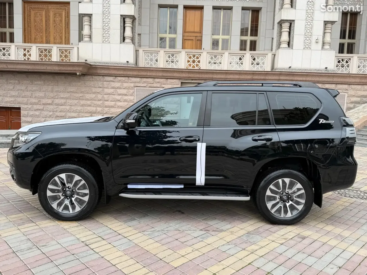 Toyota Land Cruiser Prado 2022 · 4.0 AT