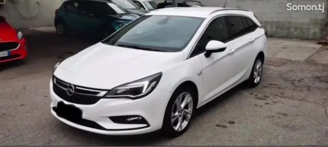 Opel Astra K 2018 · 1.6 MT
