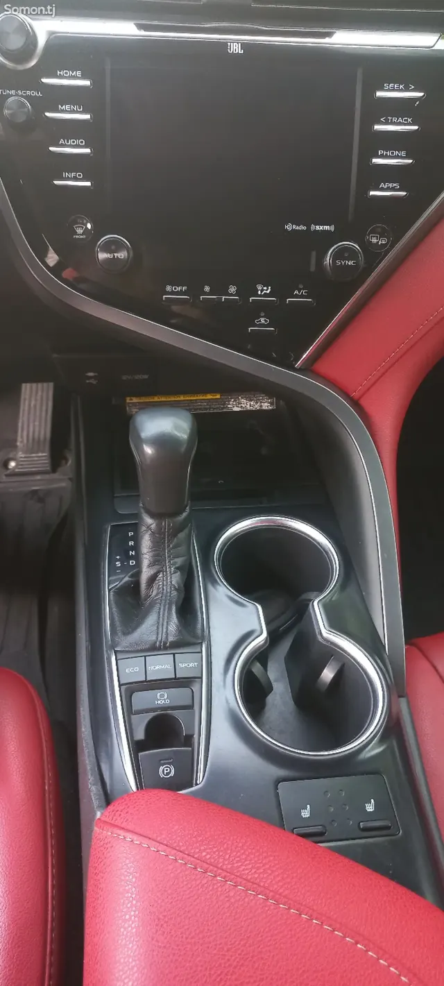 Toyota Camry 2018 · 3.5 AT