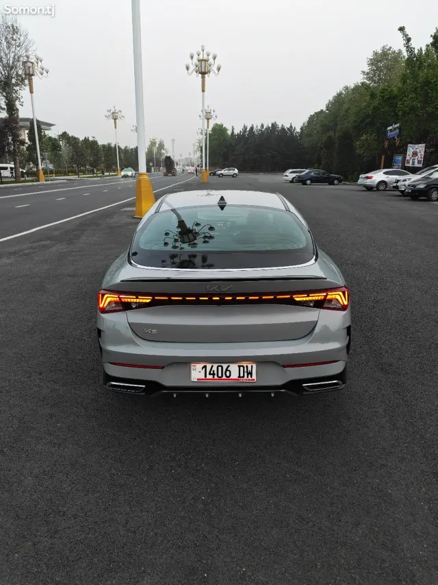 Kia K5 2022 · 1.6 AT
