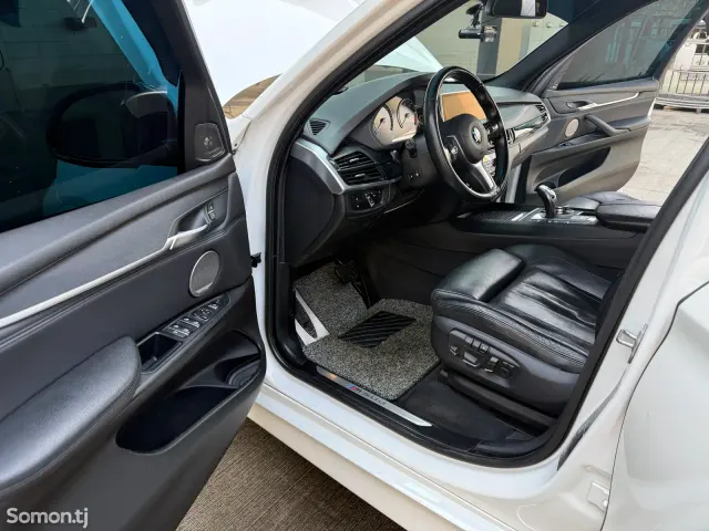 BMW X5 M 2015 · 3.0 AT