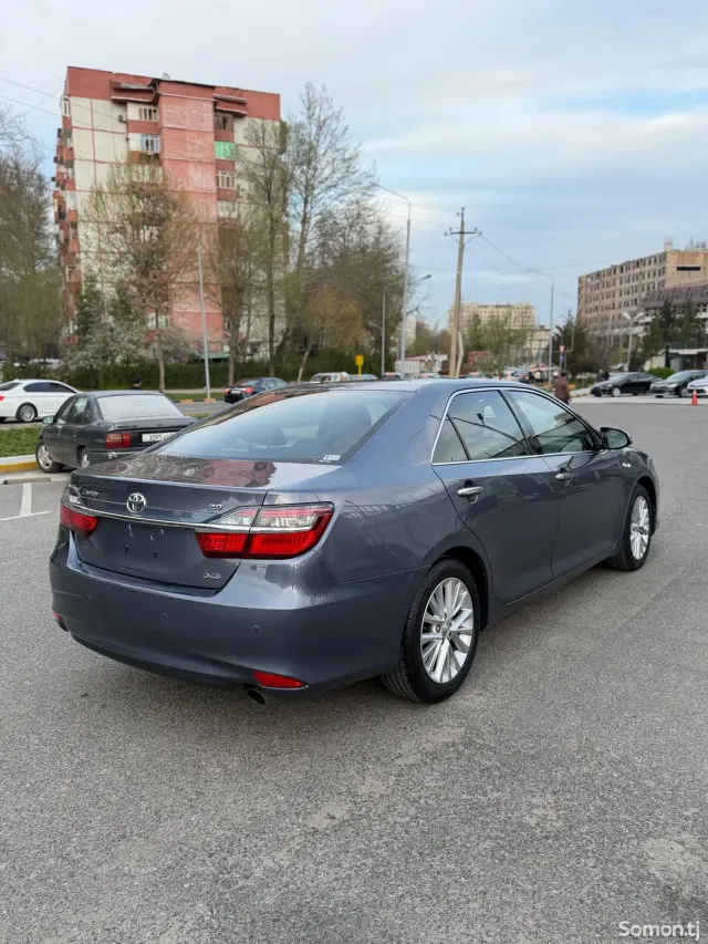Toyota Camry 2015 · 2.0 AT