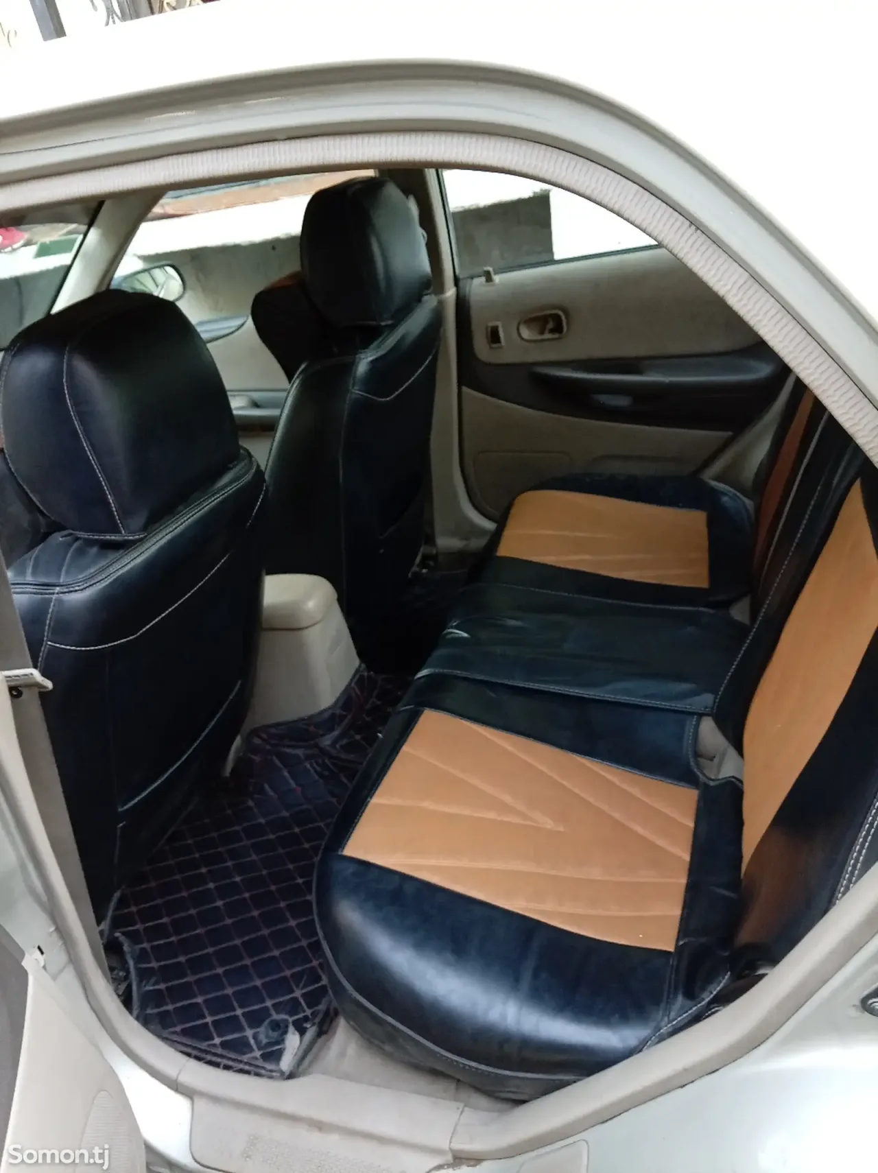 Mazda CX-7 2001 · 1.8 AT