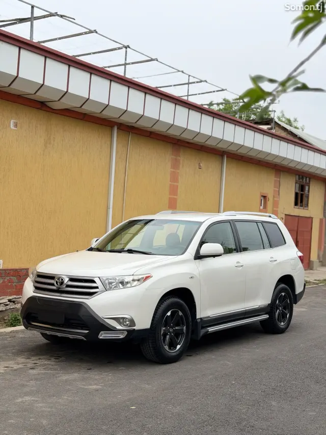 Toyota Highlander 2014 · 3.0 AT