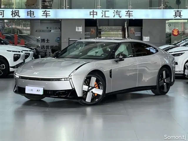 Xpeng P7 2025 · AT