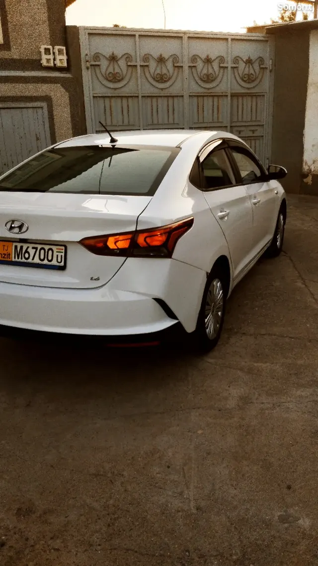Hyundai Accent 2018 · 1.6 AT