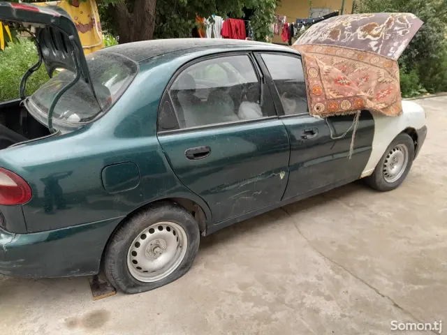 Daewoo Lanos 1994 · 1.6 MT